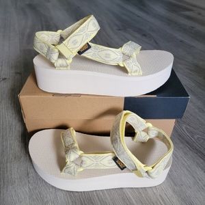 Teva Flatform Universal Sandal